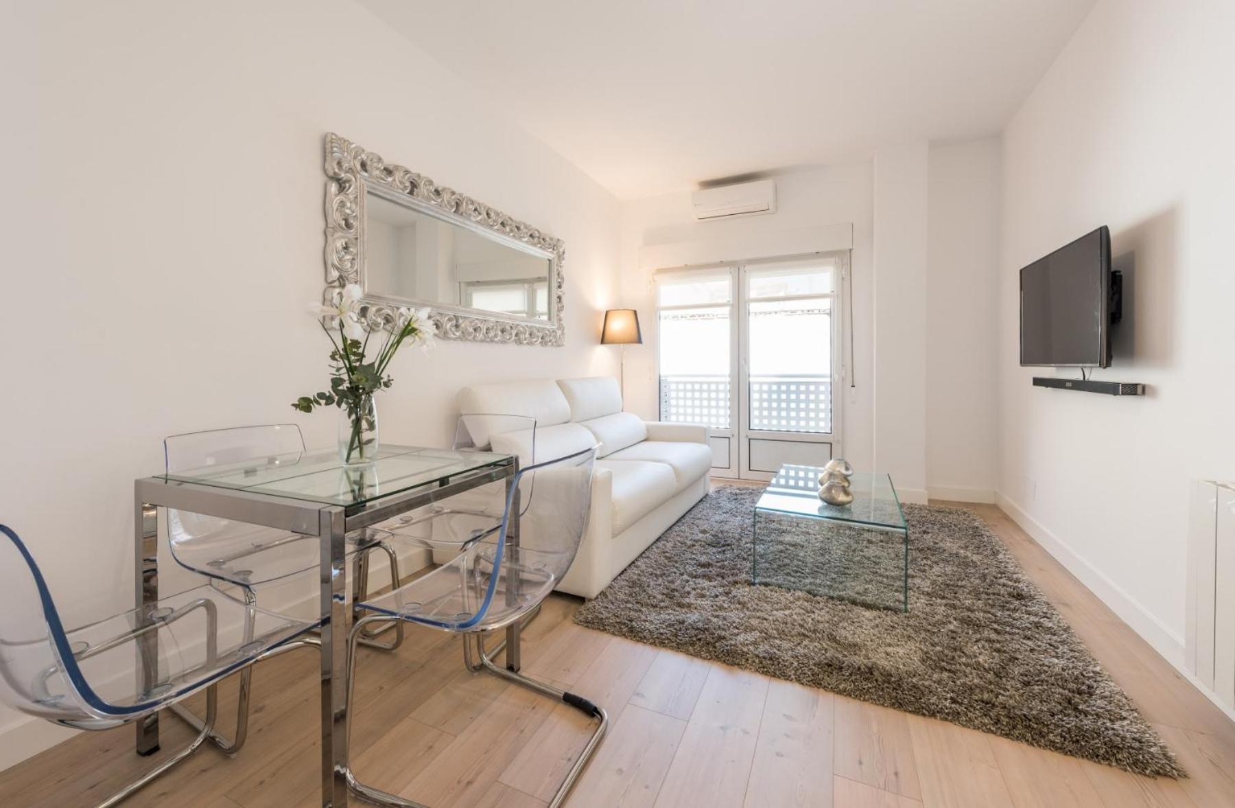 Chueca Suites Madrid Exterior photo